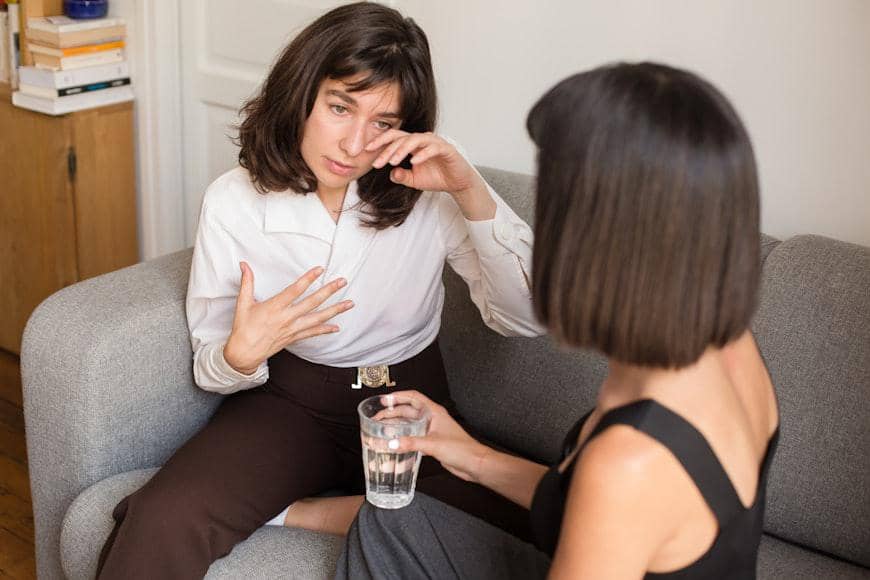 ilustrasi curhat ke teman