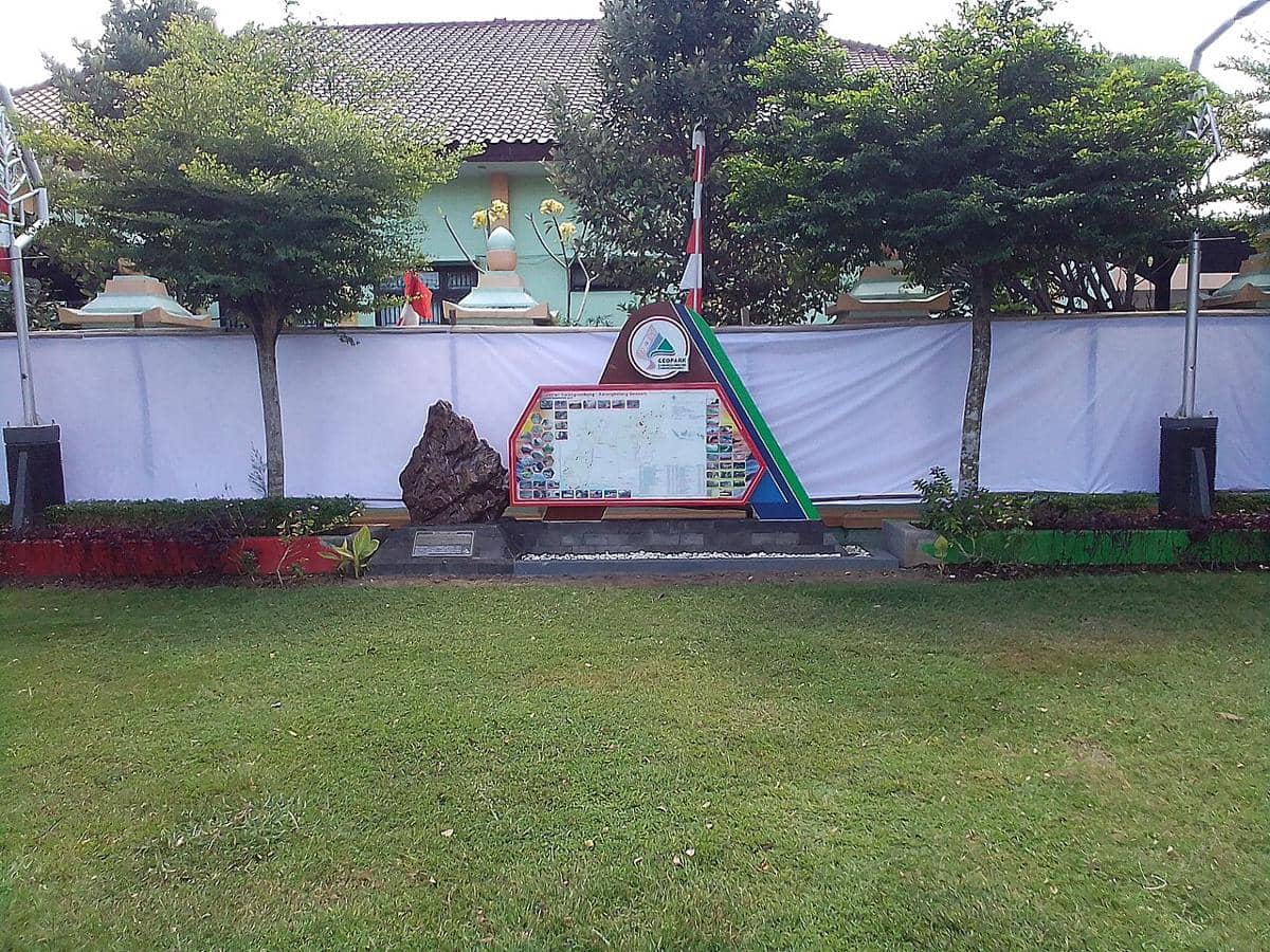 Potret Geopark Karangsambung-Karangbolong