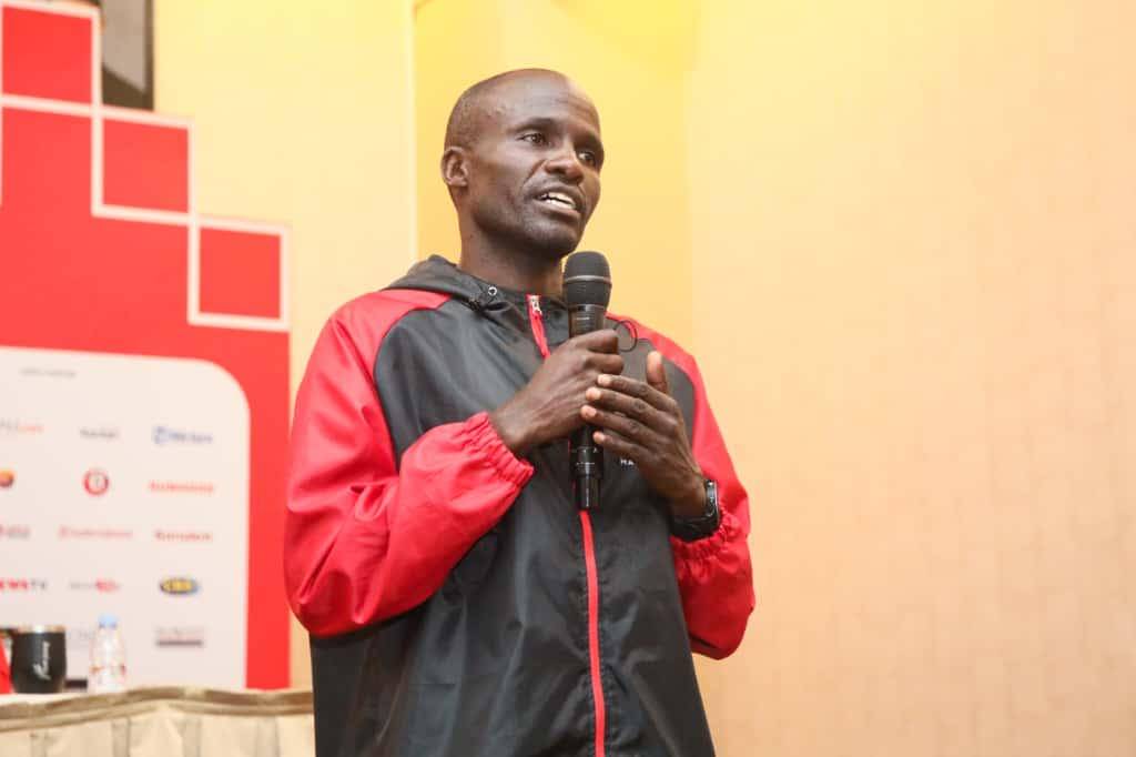 Pelari asal Kenya, peraih medali perunggu nomor 5.000 meter pada Olimpiade Beijing 2008, Edwin Cheruiyot Soi mengikuti Borobudur Marathon 2025 di kawasan Candi Borobudur, Magelang, Jawa Tengah Minggu (16/11/2025). (Dok. Pemprov Jateng)