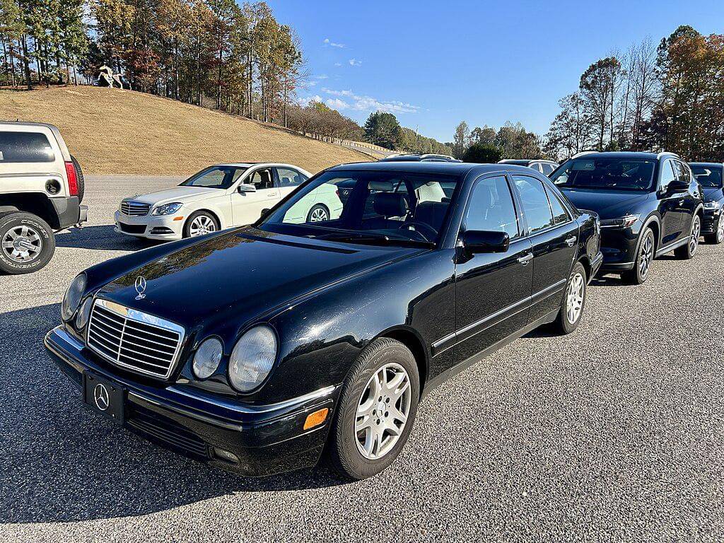 Mercedes-Benz E300 W210