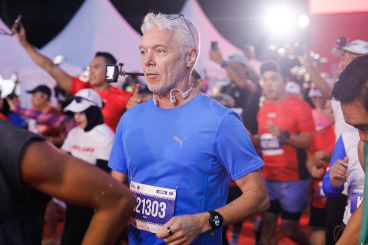 Peserta berlari pada Borobudur Marathon 2025 di kawasan Candi Borobudur, Magelang, Jawa Tengah Minggu (16/11/2025). (Dok. Pemprov Jateng)