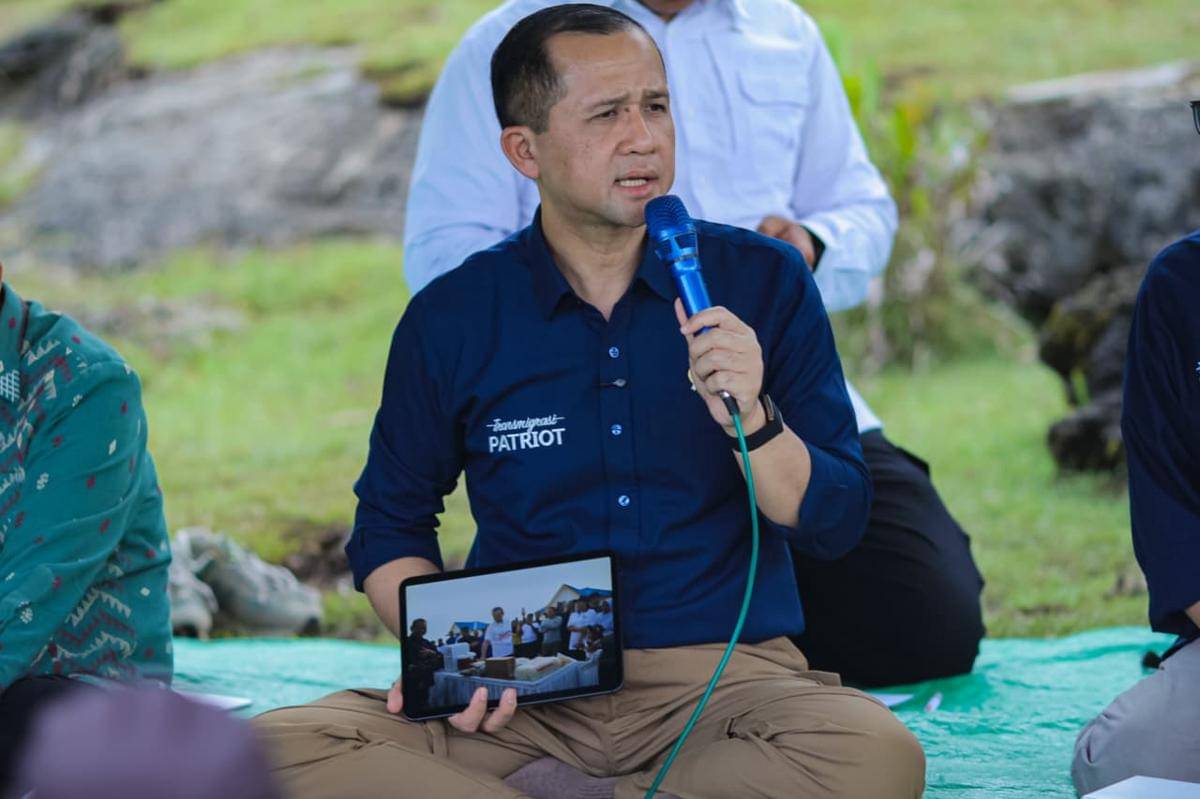 Menteri Transmigrasi M. Iftitah Sulaiman