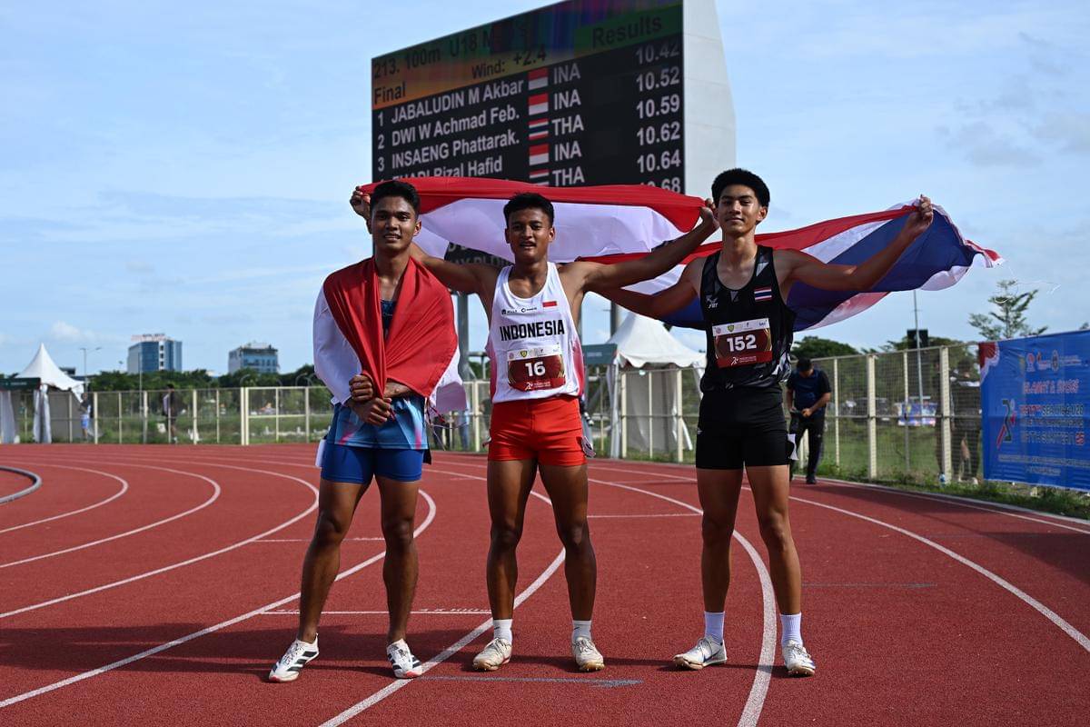 JUARA FINAL LARI 100M PUTERA U18-.jpg