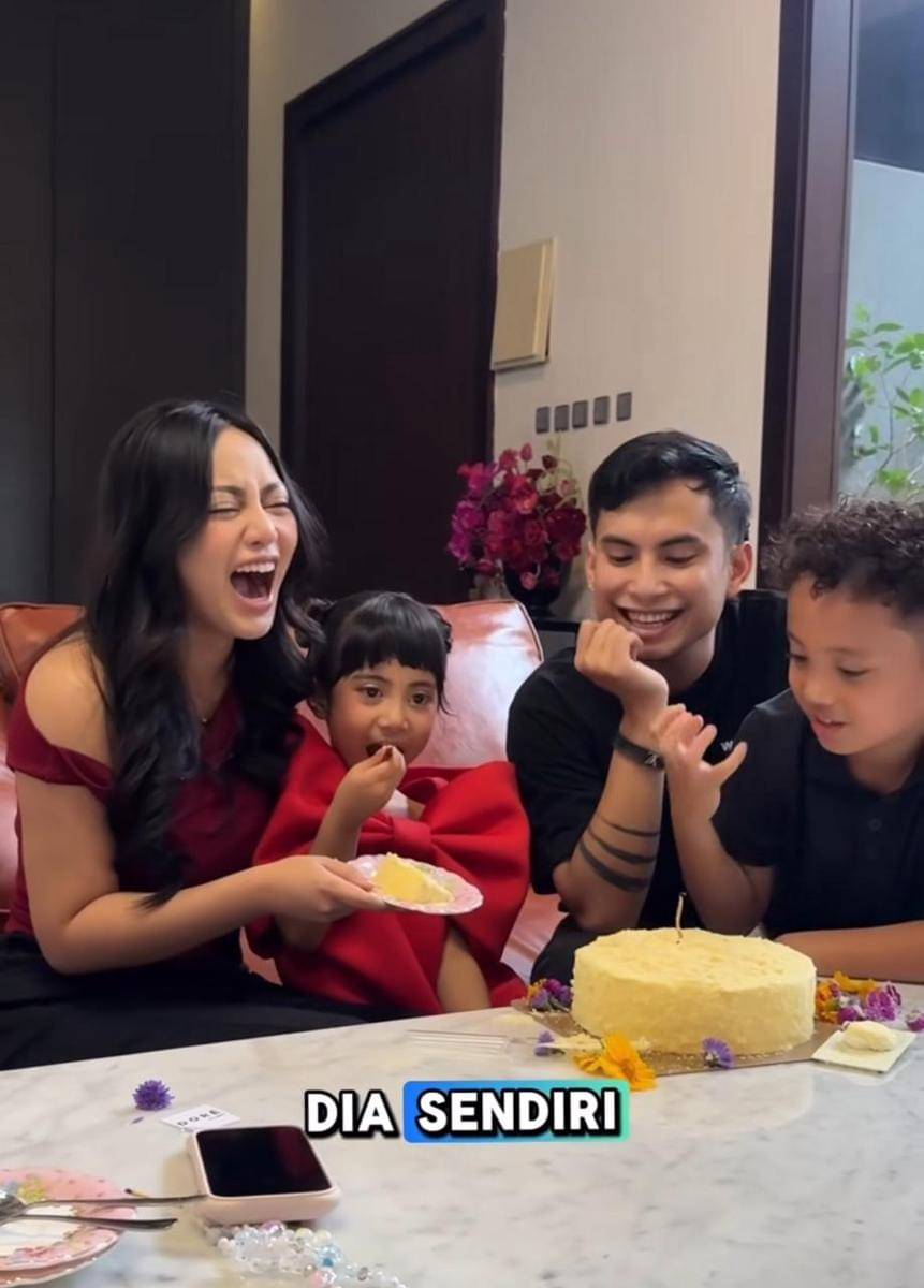 Rachel Vennya dan Okin rayakan ulang tahun Chava 