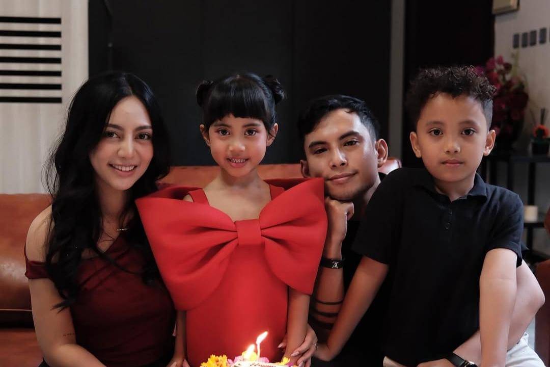 Rachel Vennya dan Okin rayakan ulang tahun Chava