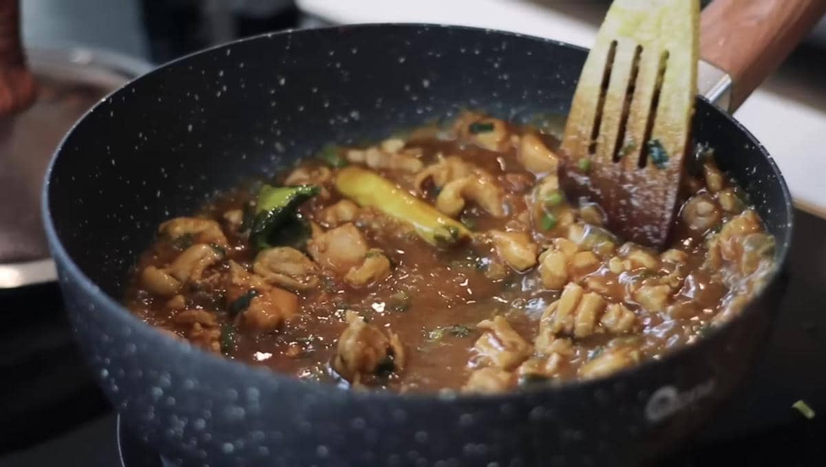 ilustrasi memasak ayam