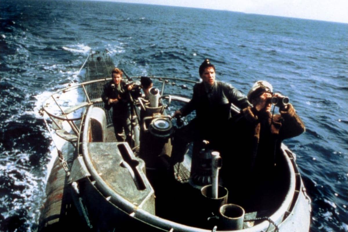 cuplikan adegan dalam film U-571 (2000)