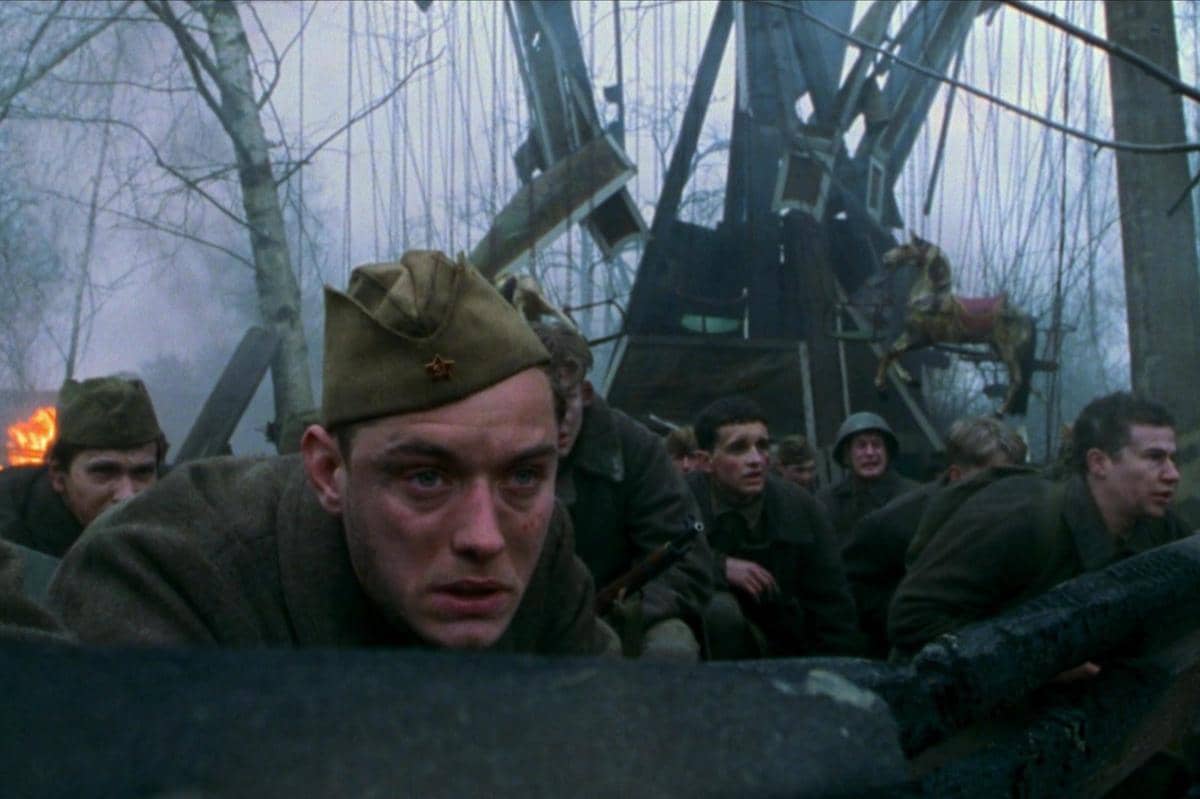 cuplikan adegan dalam film Enemy at the Gates