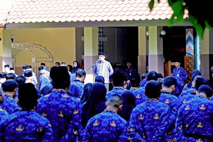 Wakil Wali Kota Tangerang, Maryono saat memimpin Apel Hari Kesadaran Nasional