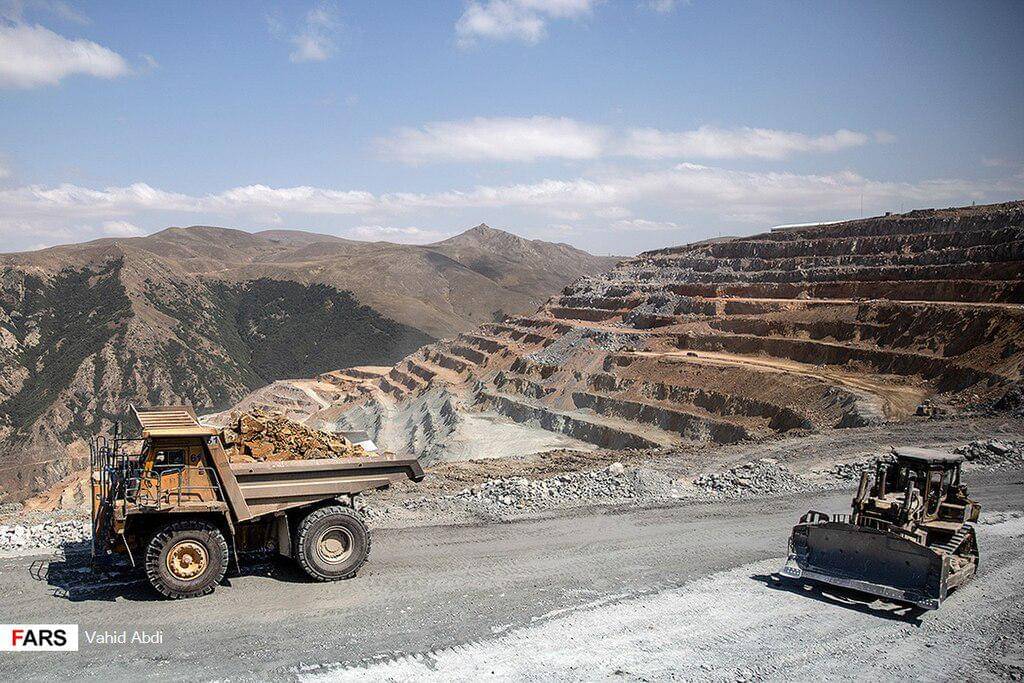 ilustrasi area tambang