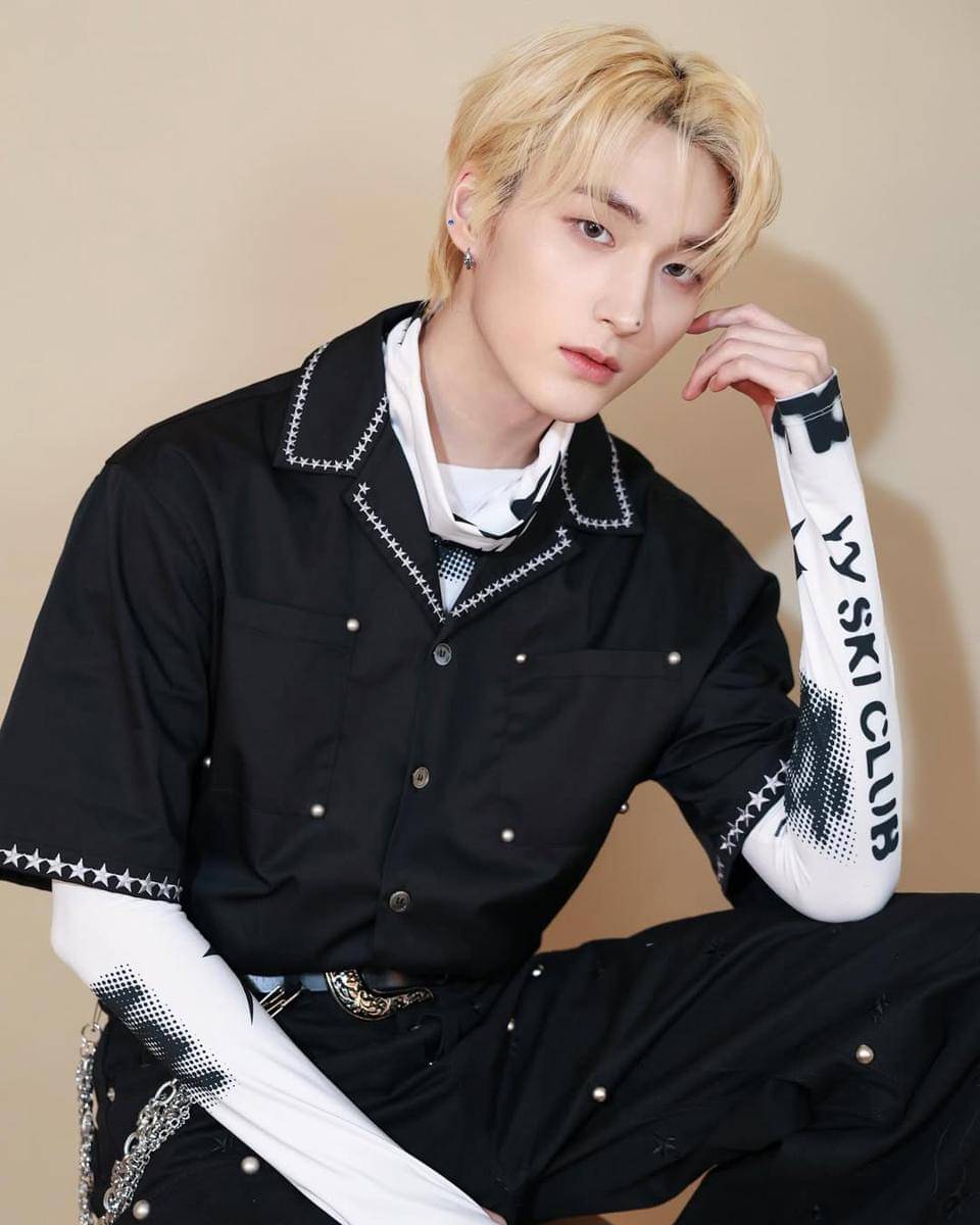 OOTD Street Style ala Member XODIAC