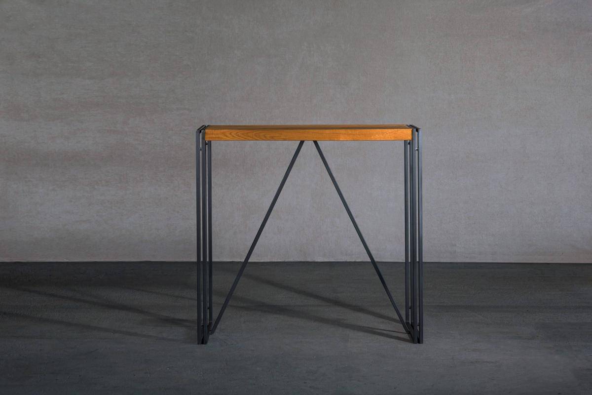  kursi lipat yang bisa jadi meja kecil