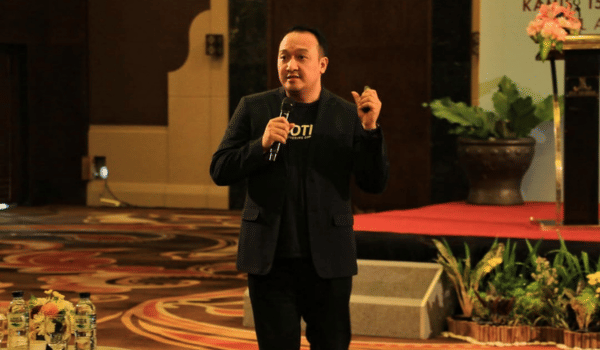 Eri Kuncoro founder Yuk Tukoni