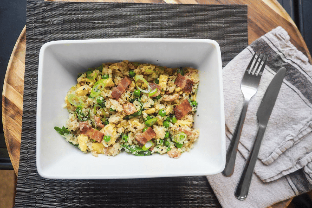 ilustrasi nasi pot bacon kimchi