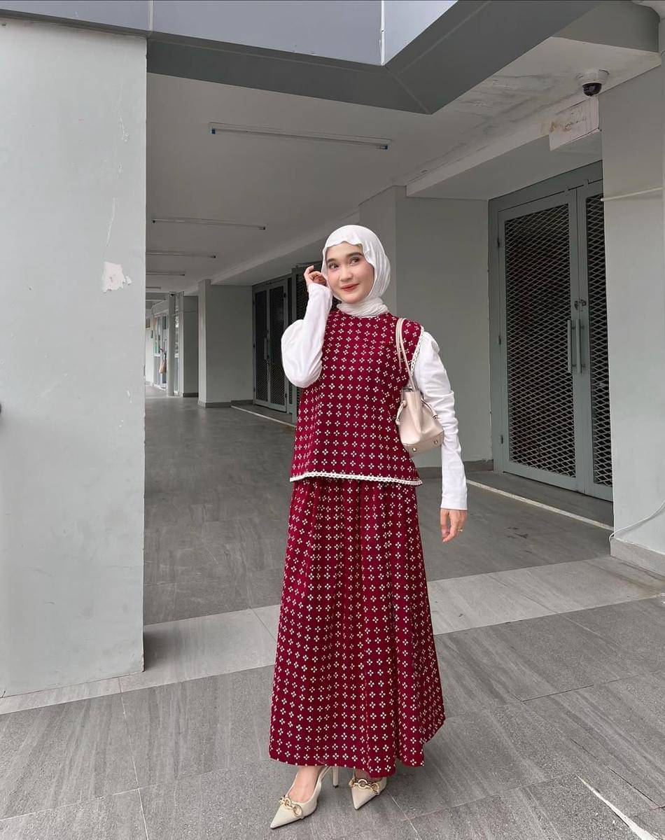 Inspirasi OOTD ala Cut Indah Sundari 