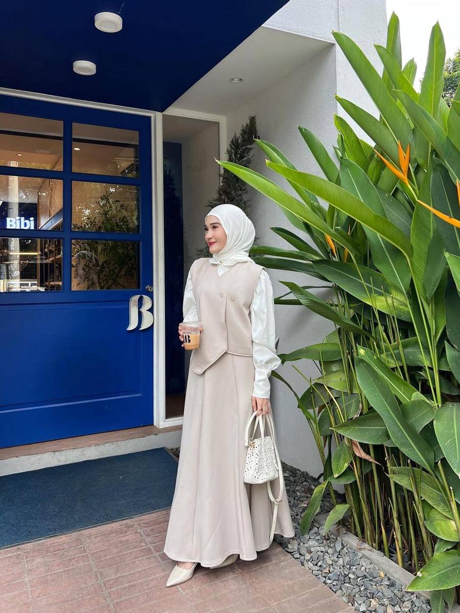 Inspirasi OOTD ala Cut Indah Sundari 