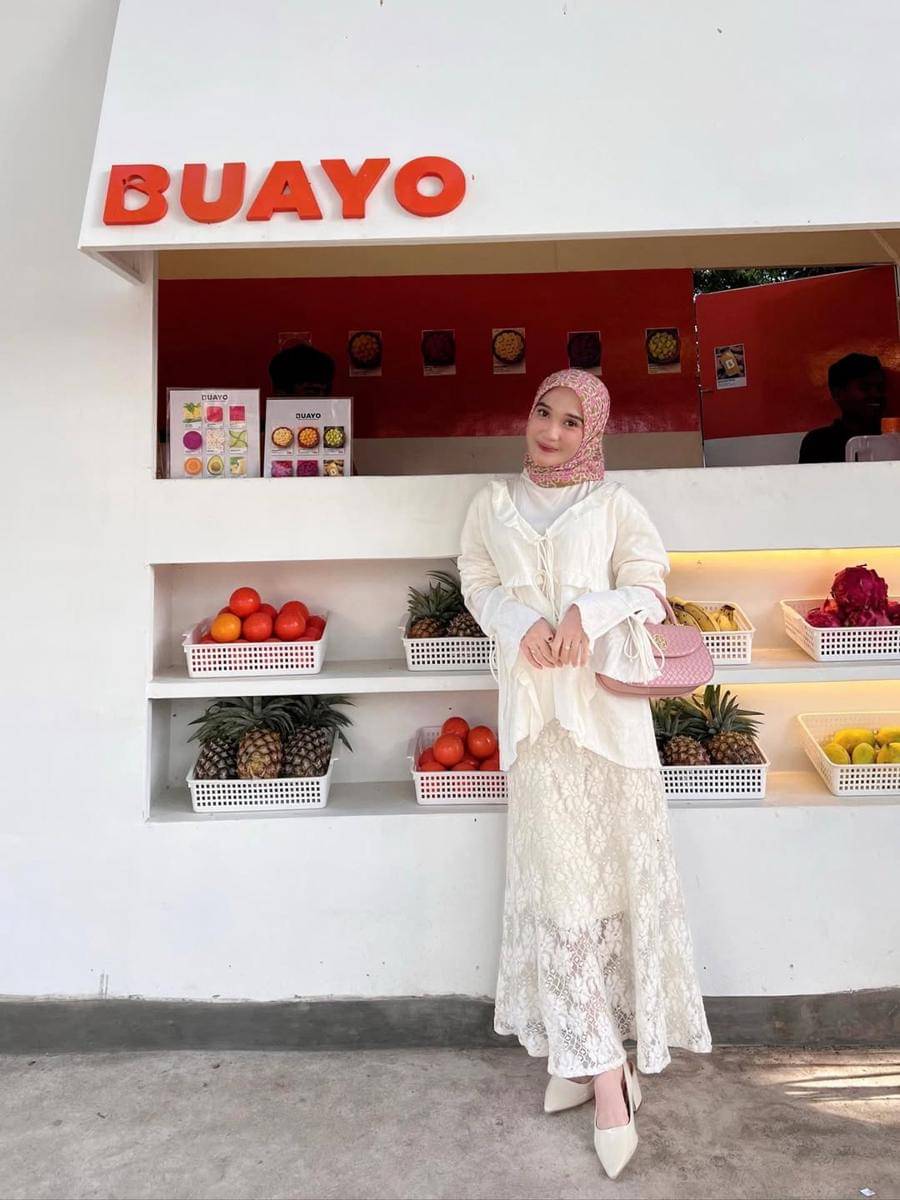 Inspirasi OOTD ala Cut Indah Sundari 