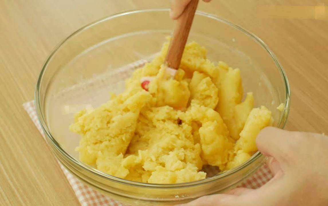 ilustrasi membuat adonan churros