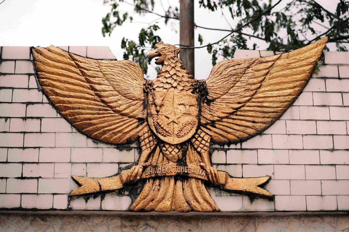 foto logo pancasila ditembok