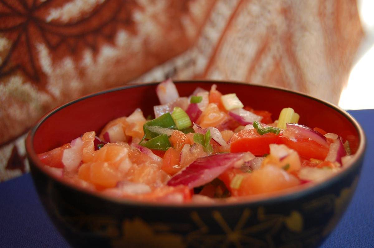 lomi-lomi salmon 