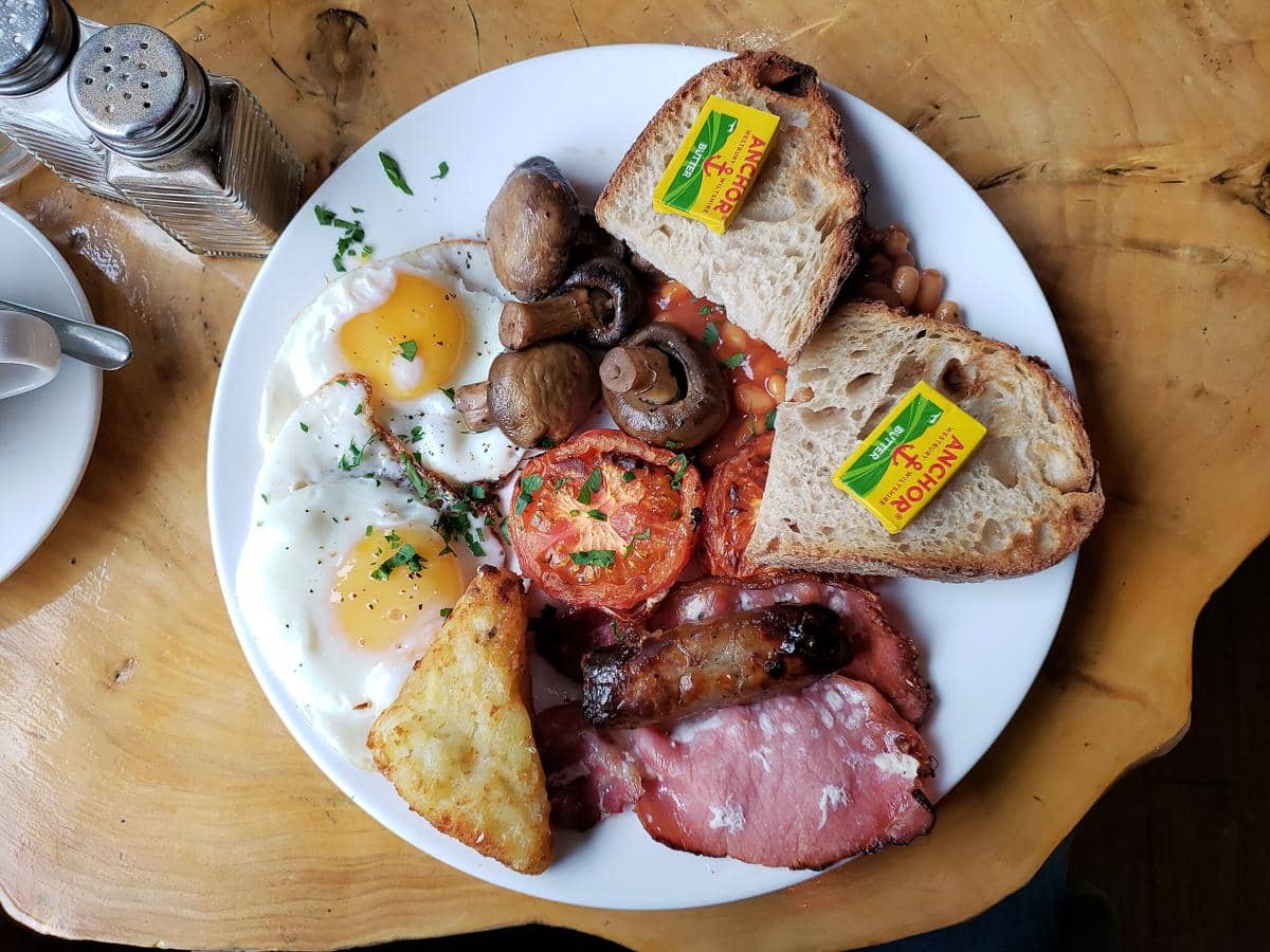 ilustrasi english breakfast