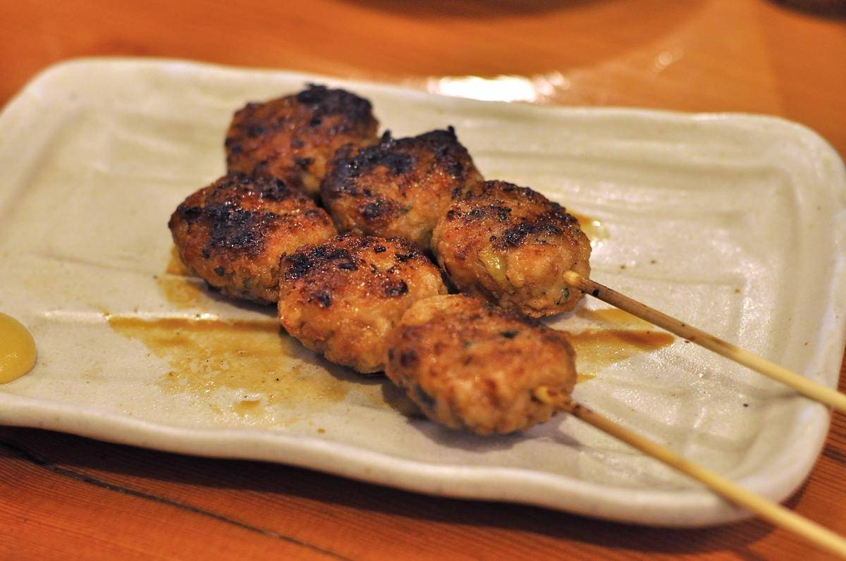 ilustrasi tsukune yakitori