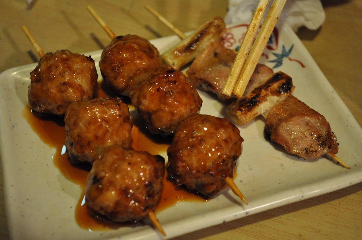 ilustrasi tsukune yakitori