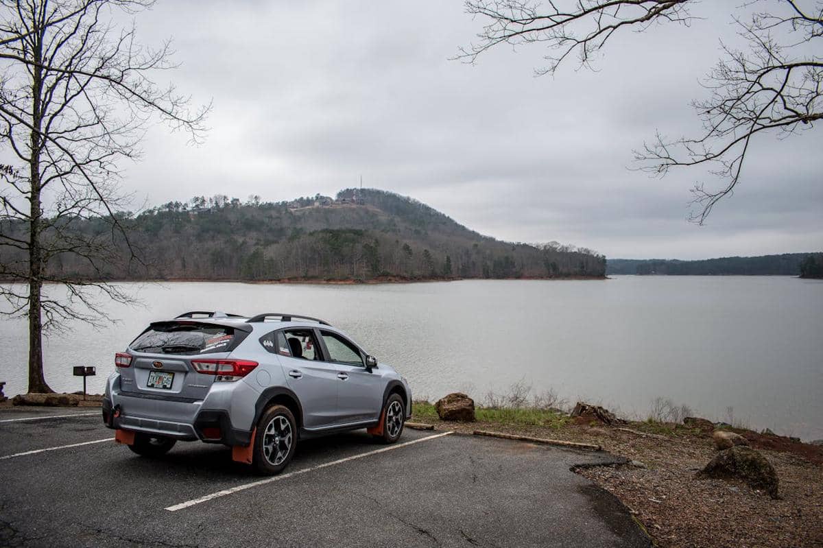 ilustrasi mobil parkir