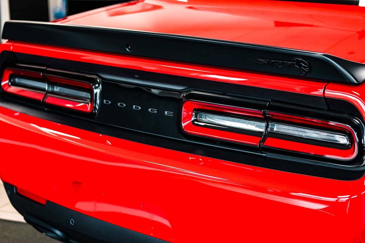 ilustrasi bagian belakang mobil