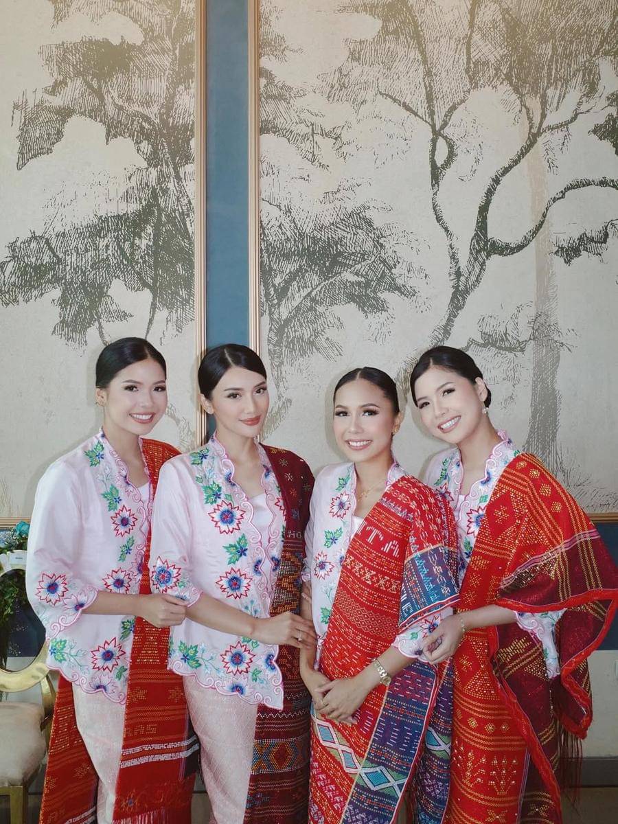 Potret Anissa Aziza di acara lamaran sang adik ipar