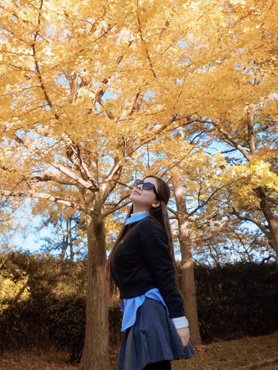 Potret Felicya Angelista liburan akhir musim gugur di Jepang