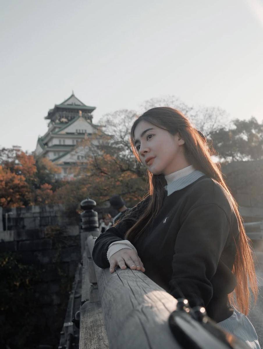 Potret Felicya Angelista liburan akhir musim gugur di Jepang