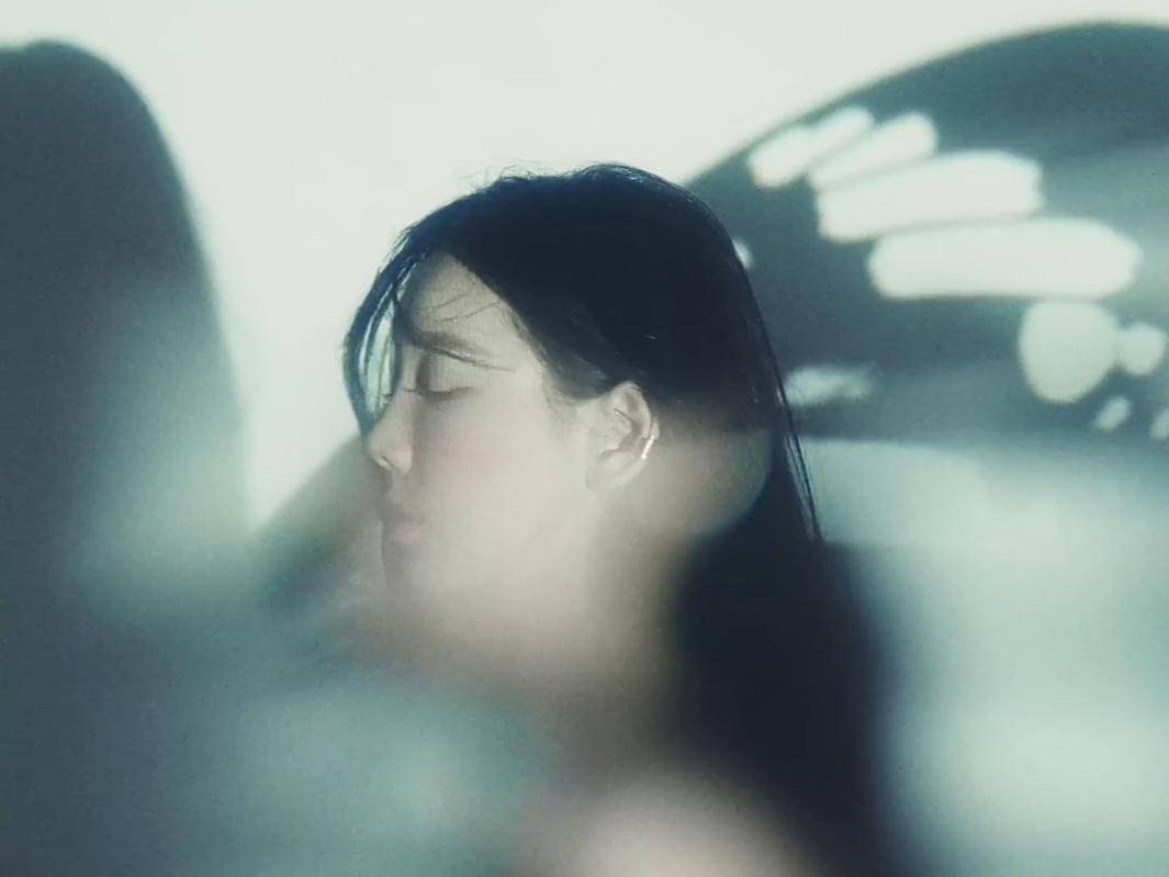 potret Taeyeon di short teaser clip