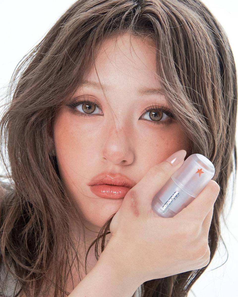 Potret Jeon Somi dan brand kecantikan miliknya 