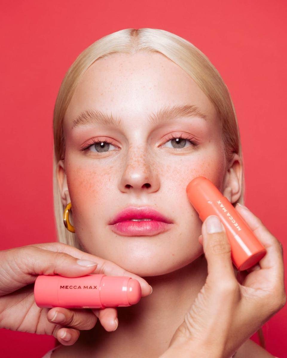 ilustrasi tren makeup 2026