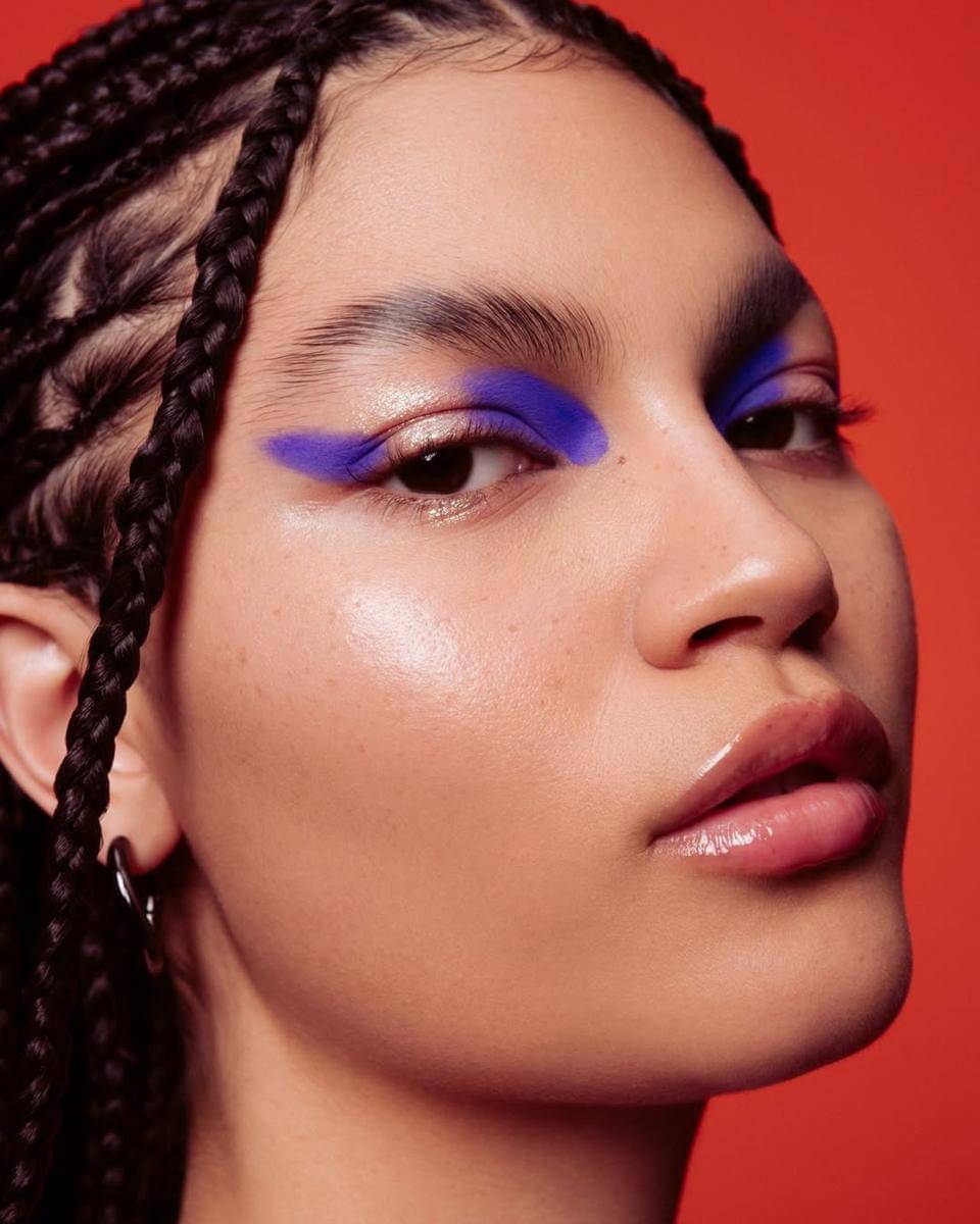 ilustrasi tren makeup 2026 