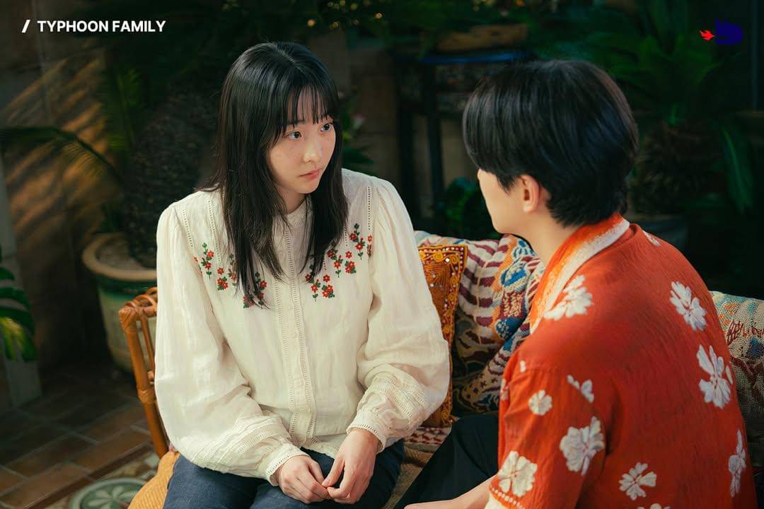 Oh Mi Seon (Kim Min Ha) dan Kang Tae Poong (Lee Jun Ho) dalam drakor Typhoon Family