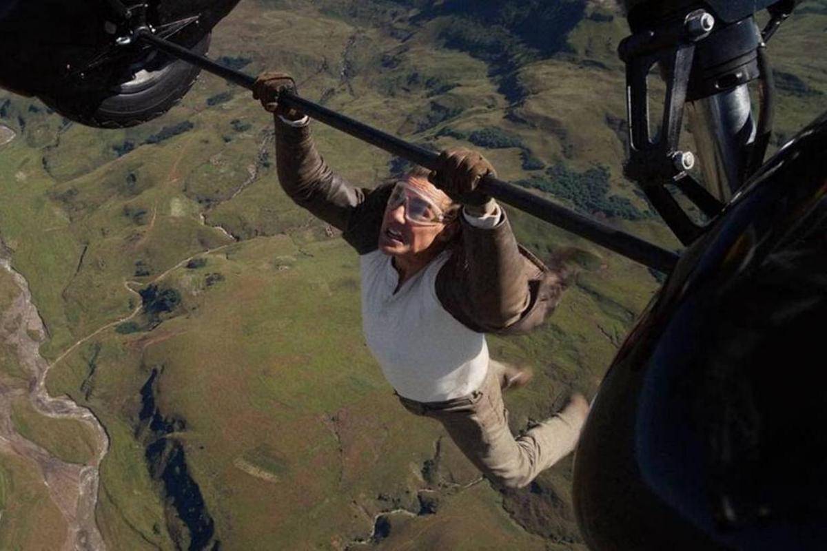 Tom Cruise sebagai Ethan Hunt di film Mission Impossible