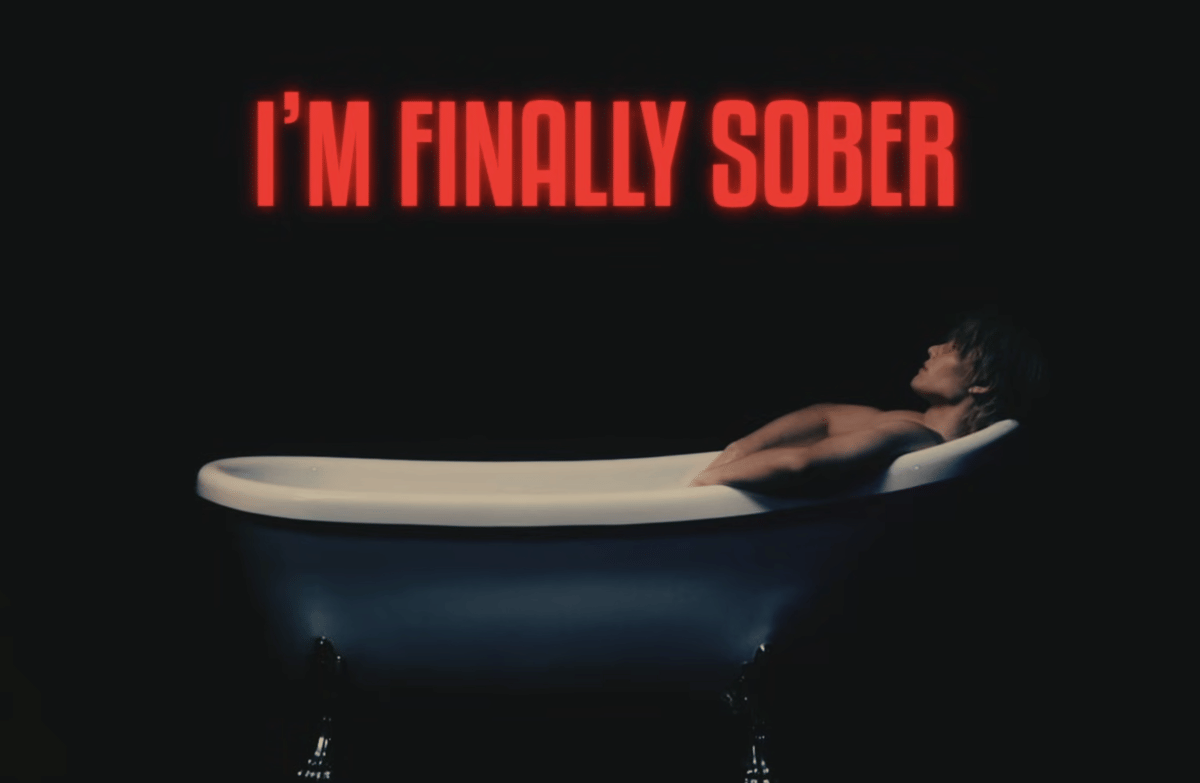 cuplikan MV Passion Fruit - Jeff Satur