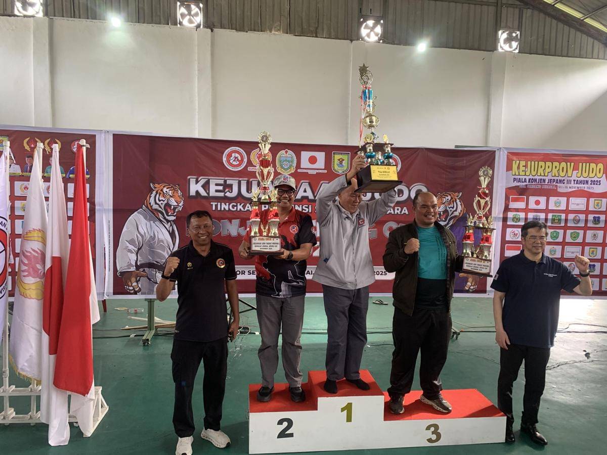 Kontingen Medan memastikan juara umum Kejurprov Judo Sumut Konjen Jepang Cup (IDN Times/Doni Hermawan)