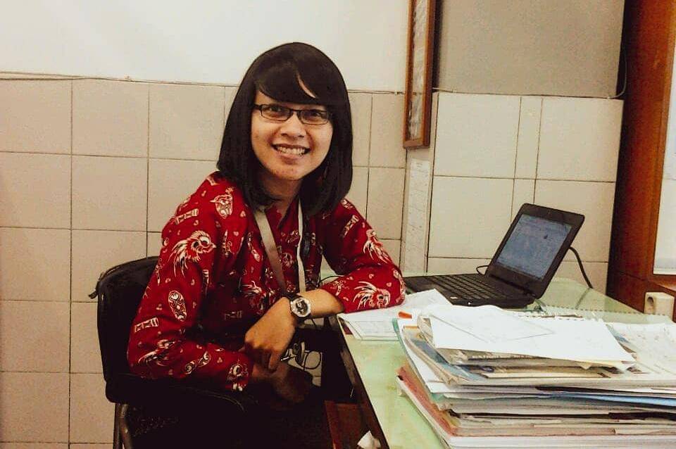 Penyintas alopecia universalis dan pendiri komunitas Alopecia Friend for Indonesia (AFFI), Hanna Nugrahani (33). (Dok. Pribadi)