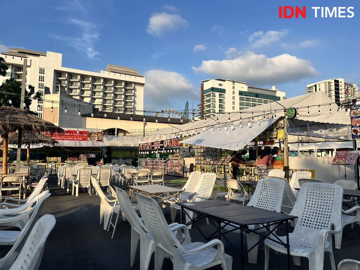 Potret pujasera di kawasan Pattaya Beach, Thailand  