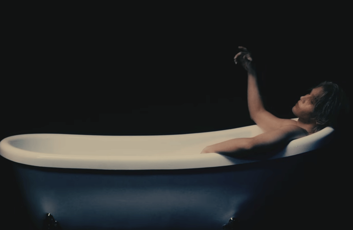 cuplikan MV Passion Fruit - Jeff Satur