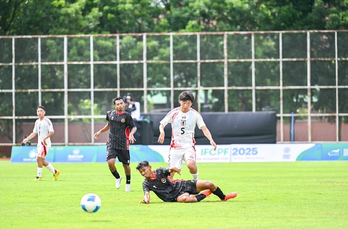 Pertandingan IFCPF Asia Oceania Cup 2025 Indonesia vs Jepang di Stadion UNS. (Dok. Bidang Humas dan Media NPC Indonesia)