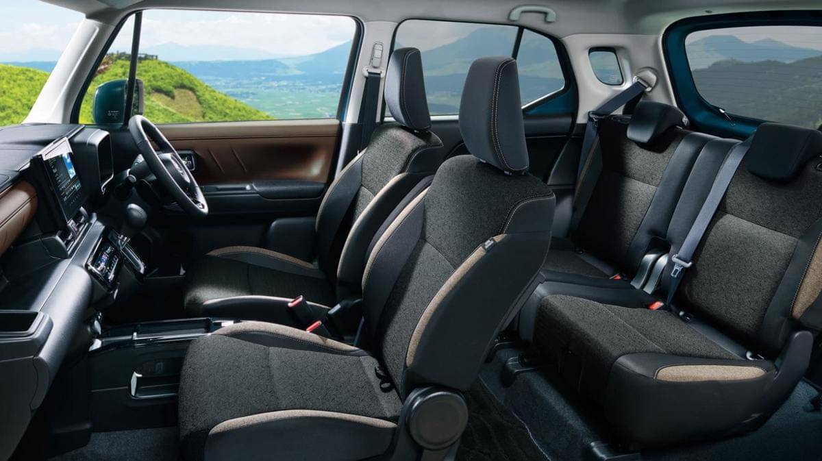 interior Suzuki XBEE