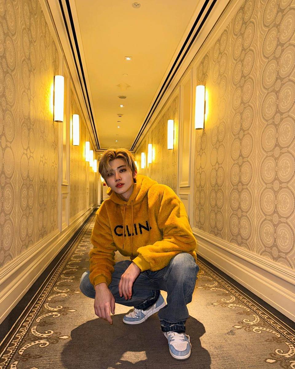 Outfit ngampus ala Jaemin NCT