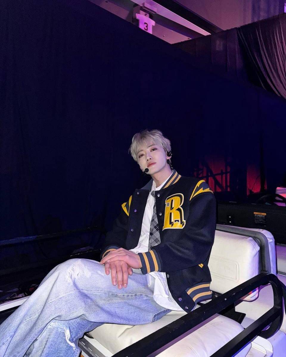 Outfit ngampus ala Jaemin NCT