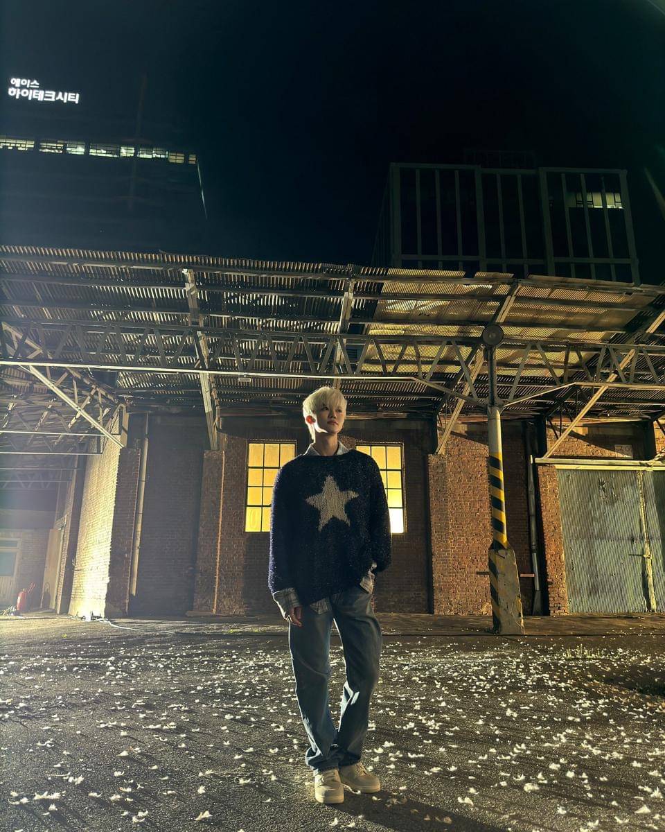 Outfit ngampus ala Jaemin NCT