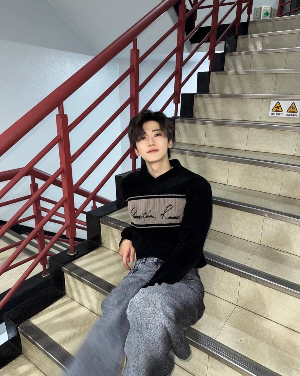 Outfit ngampus ala Jaemin NCT