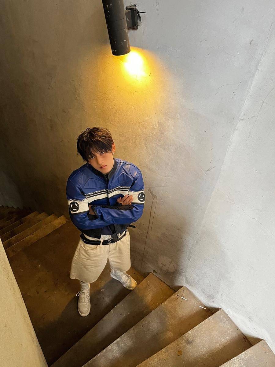 Gaya nongkrong di kafe ala member KickFlip